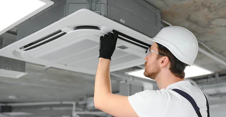 Instalação profissional de ar condicionado cassete